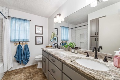 Welcome home to this spacious 3-bedroom, 2-bathroom residence - photo 25