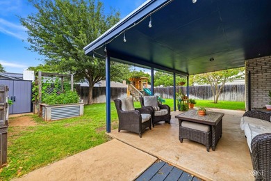 Welcome home to this spacious 3-bedroom, 2-bathroom residence - photo 28