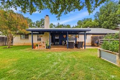 Welcome home to this spacious 3-bedroom, 2-bathroom residence - photo 29
