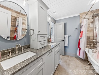 Completely transformed modern farmhouse on 5.5 acres w/ mountain - photo 30