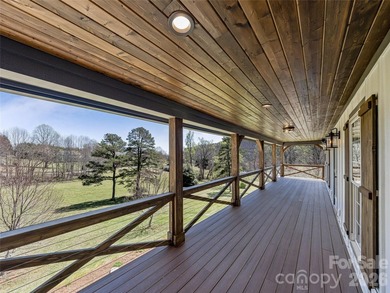 Completely transformed modern farmhouse on 5.5 acres w/ mountain - photo 35