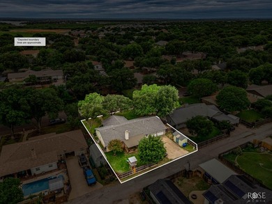 Welcome home to this spacious 3-bedroom, 2-bathroom residence - photo 39