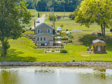 Steinbarger Lake Home For Sale in Wawaka Indiana