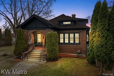 Lake Saint Clair Home For Sale in Detroit Michigan