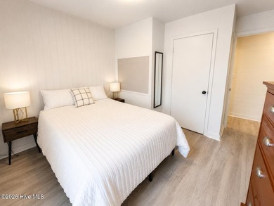 Welcome to this cute and cozy home situated on a rare 1.01-acre - photo 15