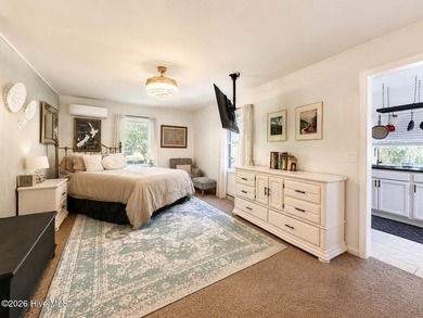 Welcome to this cute and cozy home situated on a rare 1.01-acre - photo 19