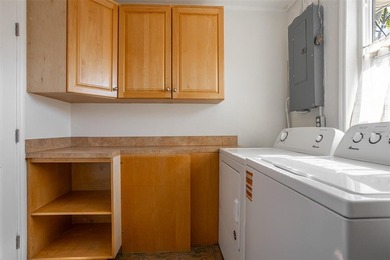 Under contract-accepting backup offers. Cozy and move-in ready - photo 25