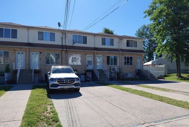 This Condo Style Home Features 3 Bedrooms, 2.5 Baths, Eat In - photo 2