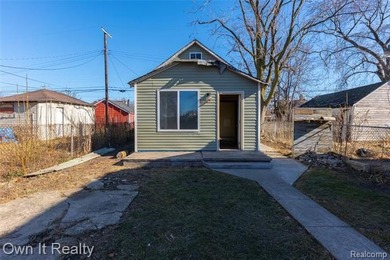 Detroit River Home For Sale in Detroit Michigan