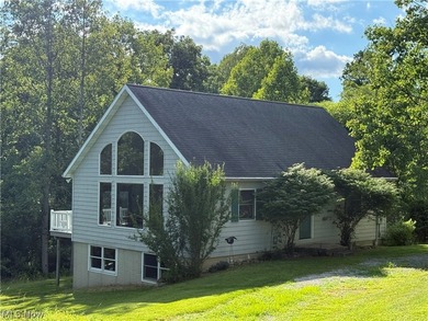 Being Sold TURNKEY! When you walk through the front door your - photo 1
