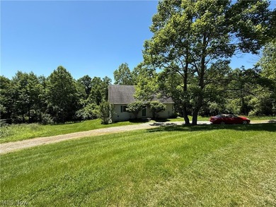 Being Sold TURNKEY! When you walk through the front door your - photo 2