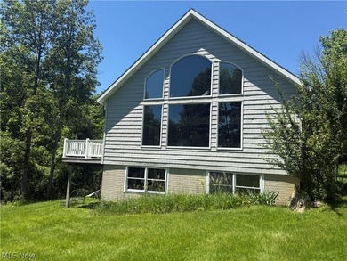 Being Sold TURNKEY! When you walk through the front door your - photo 3