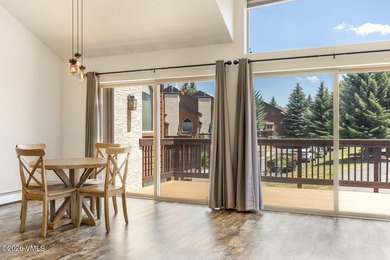 Beautiful, sun-filled 3-bedroom townhome in the heart of Lower - photo 8