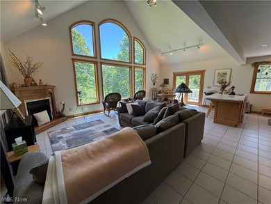 Being Sold TURNKEY! When you walk through the front door your - photo 10