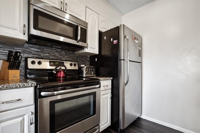 Welcome to your perfect Myrtle Beach retreat! Just steps from - photo 7