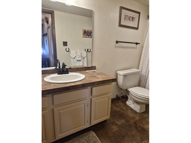 Location, location! Spacious 2 bedroom and 2 full bath condo - photo 8