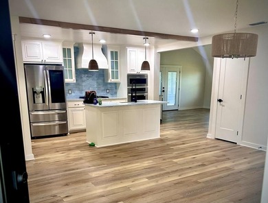 Price drop!!! Lakeview Gem w/ Private Lake Access (Lake - photo 11
