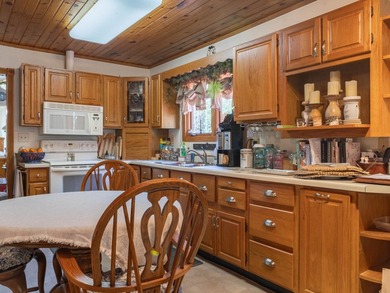 Serenity now!! Year-round Rainy Lake home on Grindstone Island - photo 11