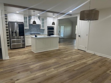 Price drop!!! Lakeview Gem w/ Private Lake Access (Lake - photo 12