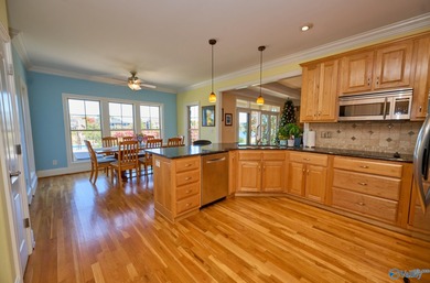 New Price! Recent appraisal amount of $950,000. Water front - photo 15