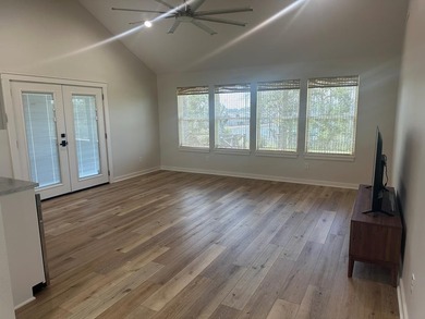 Price drop!!! Lakeview Gem w/ Private Lake Access (Lake - photo 18