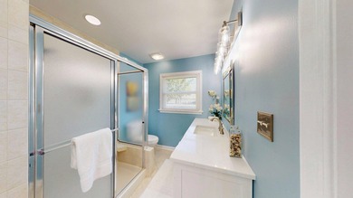 Discover the perfect blend of comfort and luxury in this - photo 34