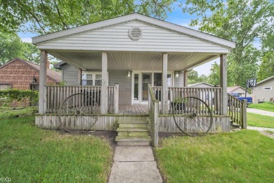 Welcome to this unique 3-bedroom, 1-bath raised ranch across - photo 1