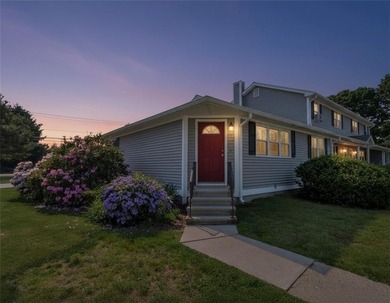 Beautiful condo in Tiverton, close to Fall River shopping & - photo 1