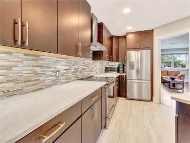 Beautiful condo in Tiverton, close to Fall River shopping & - photo 4