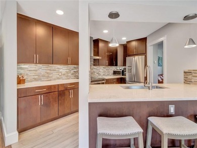 Beautiful condo in Tiverton, close to Fall River shopping & - photo 5