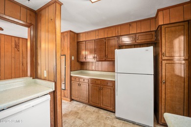 Welcome home to this turnkey 3-bedroom, 2-bath home, 2 miles - photo 12