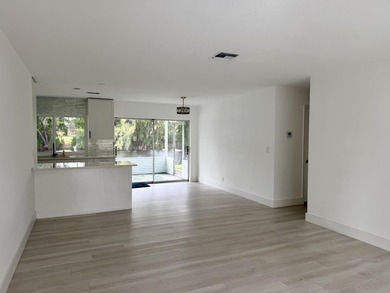 Fully Renovated 2/2 Single Family Waterfront Home w/ Many - photo 12