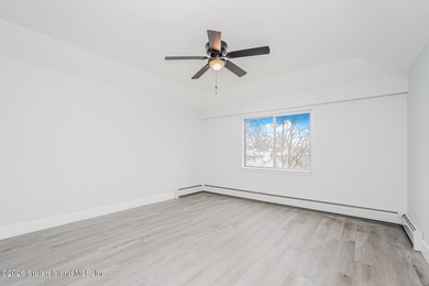 Fully Renovated Townhouse Near Forest Ave - Building size 14x42 - photo 18
