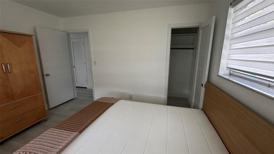 Fully Renovated 2/2 Single Family Waterfront Home w/ Many - photo 20