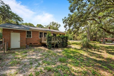 Welcome home to this turnkey 3-bedroom, 2-bath home, 2 miles - photo 24