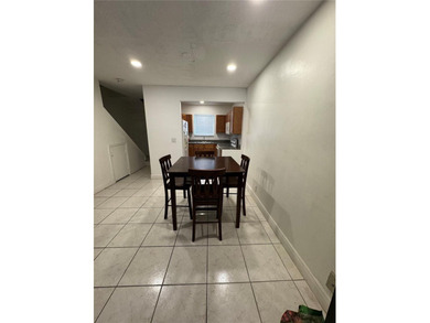 Beautiful townhouse conveniently located in a charming community - photo 5