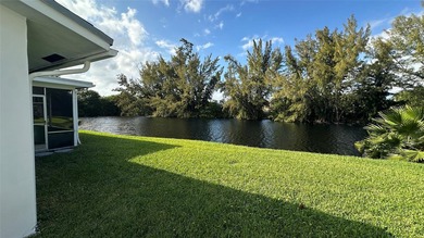 Fully Renovated 2/2 Single Family Waterfront Home w/ Many - photo 29