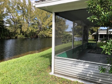 Fully Renovated 2/2 Single Family Waterfront Home w/ Many - photo 30