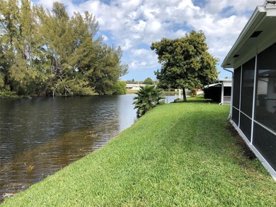 Fully Renovated 2/2 Single Family Waterfront Home w/ Many - photo 31