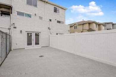 Fully Renovated Townhouse Near Forest Ave - Building size 14x42 - photo 35