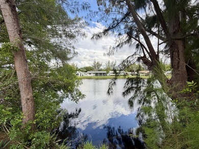 Fully Renovated 2/2 Single Family Waterfront Home w/ Many - photo 36