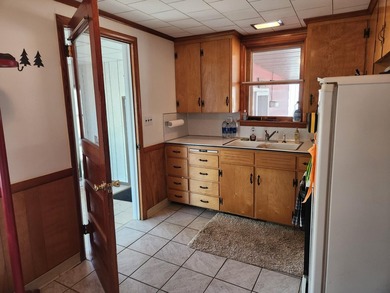 This 2 bedroom/ 1 bath cottage is located in the Chain of Lakes - photo 3