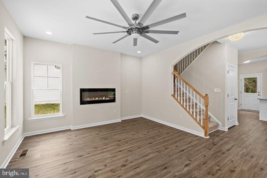 NEW CONSTRUCTION! Estimated completion: Aug. 1, 2026. Modern - photo 4