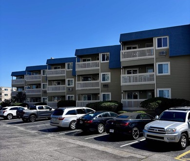 This is the condo that you've been waiting for! Beautifully - photo 1
