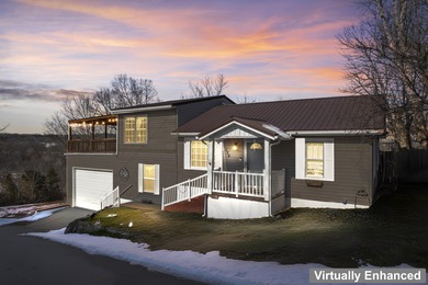 Lake Taneycomo Home For Sale in Forsyth Missouri