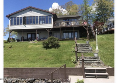 Lake Winola Home For Sale in Factoryville Pennsylvania