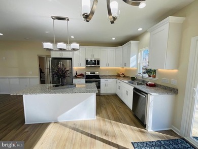 NEW CONSTRUCTION! Estimated completion: Aug. 1, 2026. Modern - photo 2