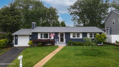 Welcome home to this well-cared for ranch in Lake Riviera - photo 1