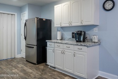 Welcome home to this well-cared for ranch in Lake Riviera - photo 9