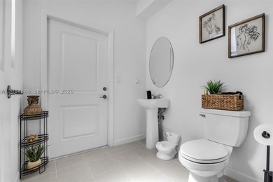 Welcome to this stunning 2024 built home in the sought-after - photo 10